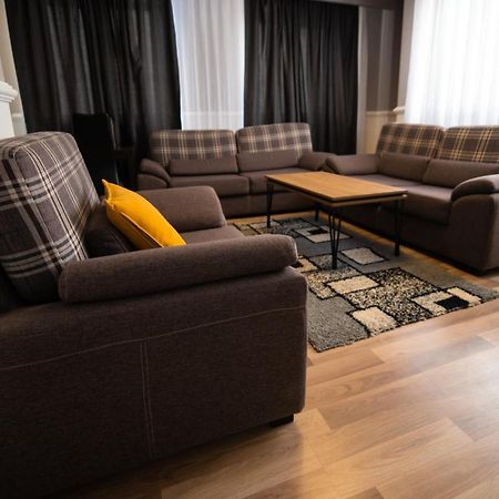 Cedartree Prishtina Apartment Пристина Екстериор снимка