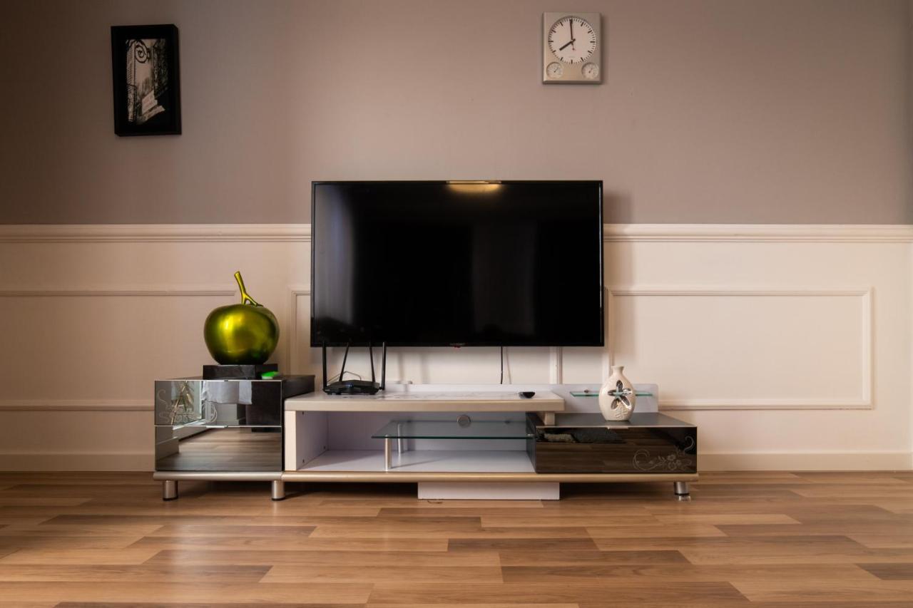 Cedartree Prishtina Apartment Пристина Екстериор снимка